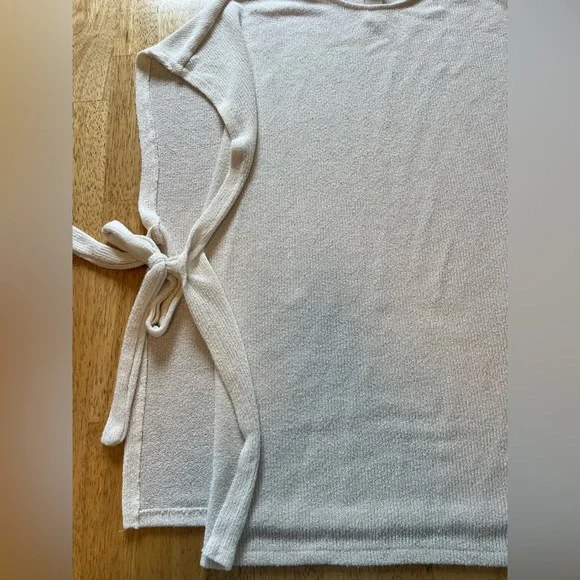 H&M Women’s Knit Boat Neck Poncho Top Off White Ties on the Side Size Large - Picture 6 of 8